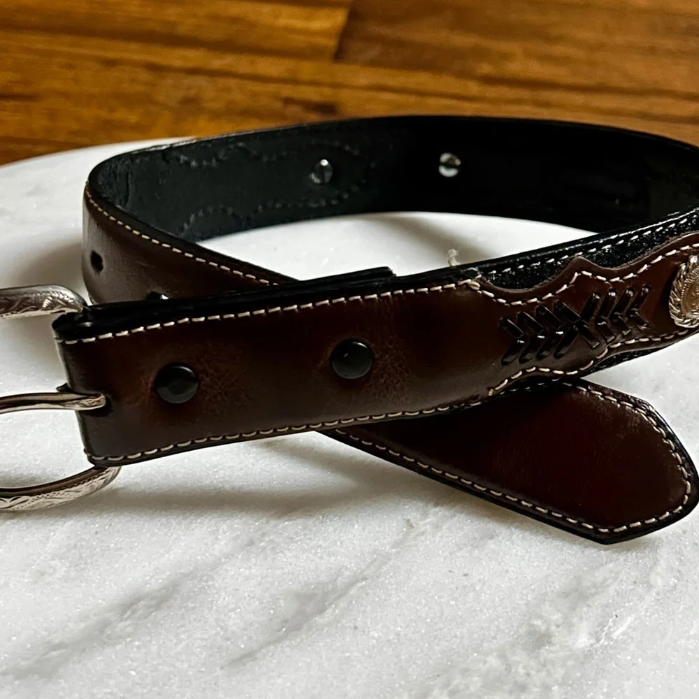 Nocona Belt Co. ~ Boys Size 18 ~ Western ~ Brown & Black Leather W/Conchos Belt